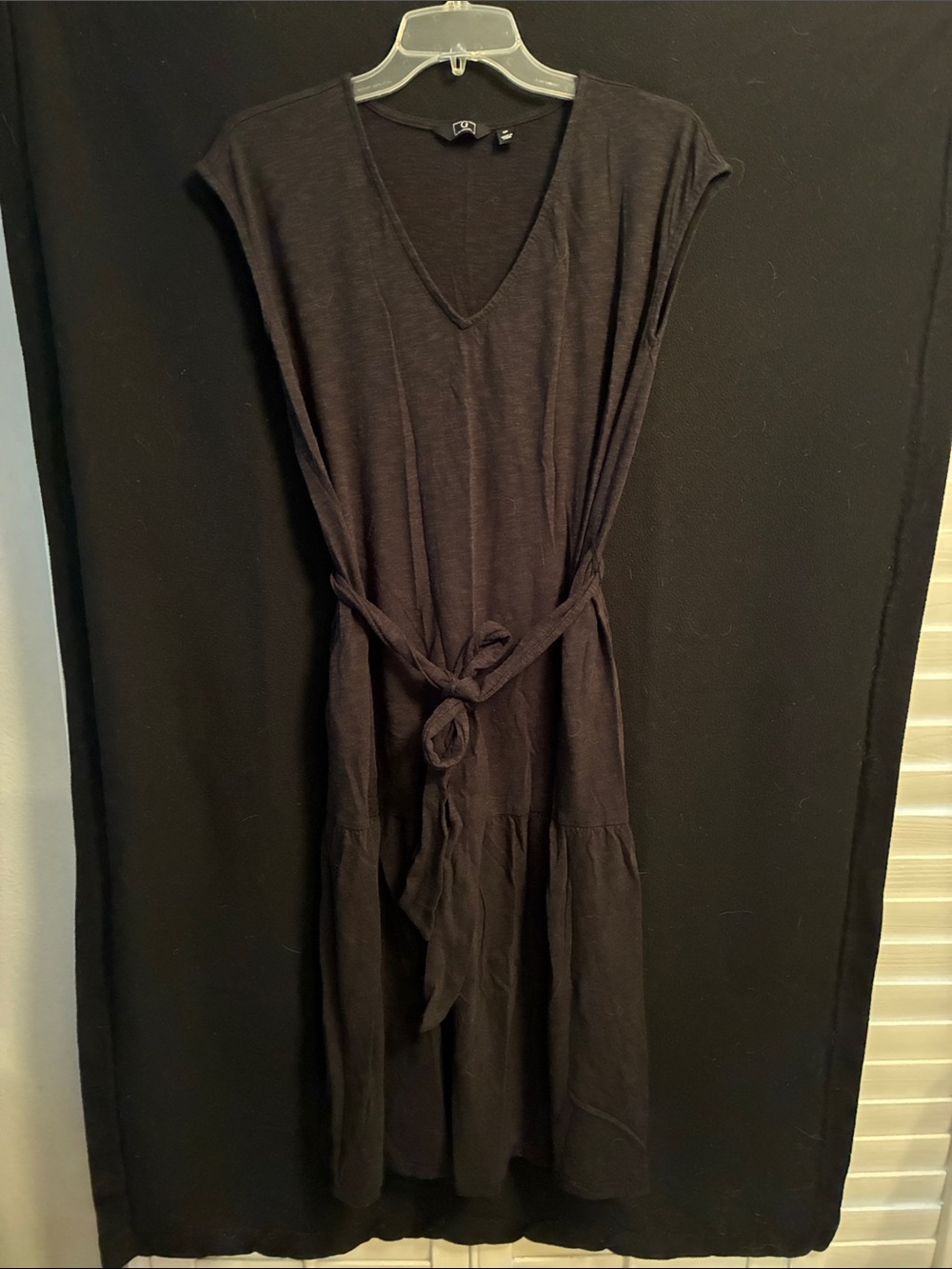 G by Giuliana Black V-Neck Tie-Waist Midi Dress